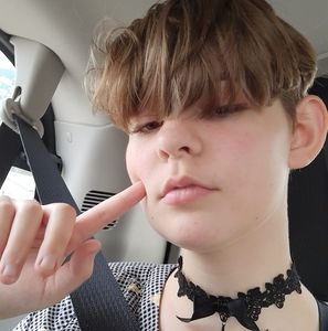 Meet your Posher, Corin